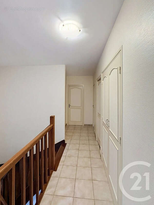 Maison 271 m² à Jegun  - photo 16
