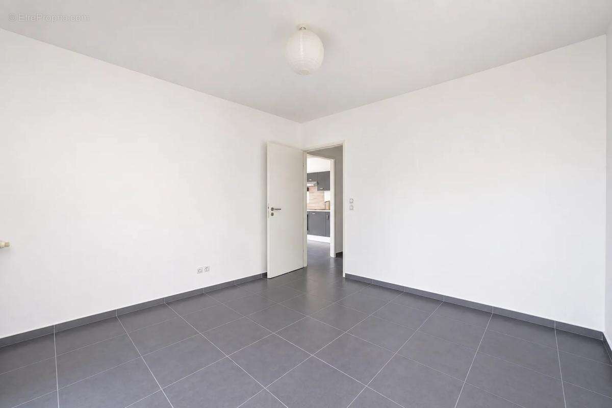 Appartement T2 de 43,82 m² avec terrasse et parking – 34000 - photo 12
