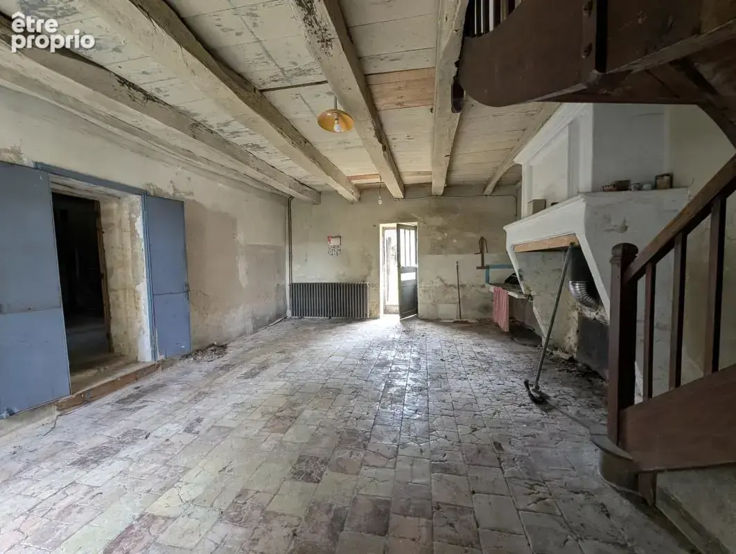 FARGUES-SAINT-HILAIRE – Maison à rénover de 130 m² sur 625 m² de terrain 150 000€ - photo 4