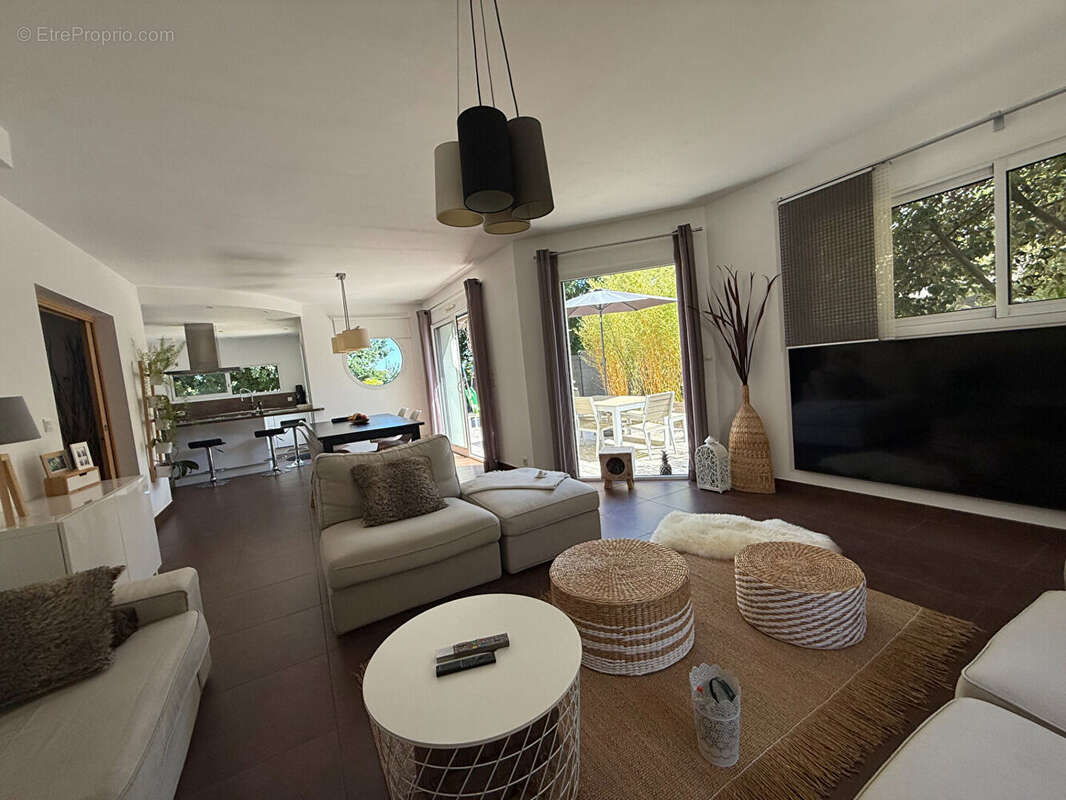 Maison à LE RELECQ-KERHUON