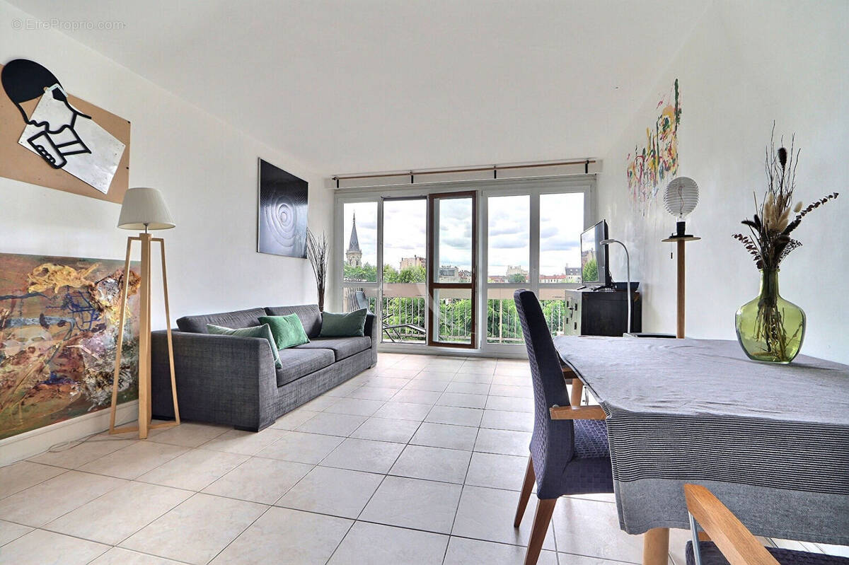 Appartement à AUBERVILLIERS