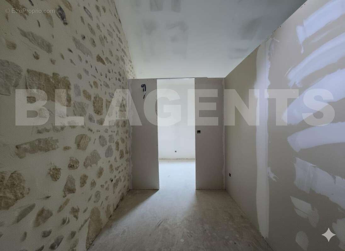 Dressing suite parentale retouché M2 - Maison à SIMACOURBE