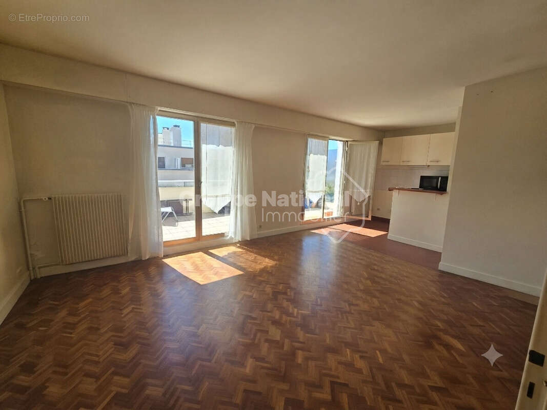 Appartement Versailles 2 pièce(s) 34 m2 + TERRASSE de 17m² - photo 3