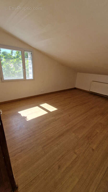 Appartement à VAUGRIGNEUSE