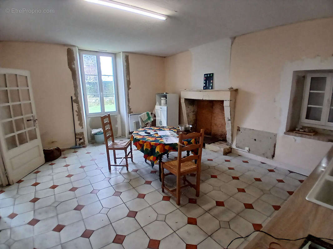 Maison à CRAZANNES