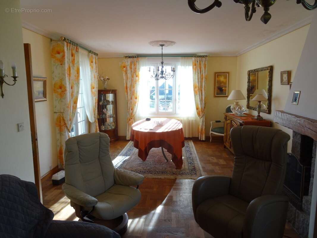 Maison à PLOUBEZRE