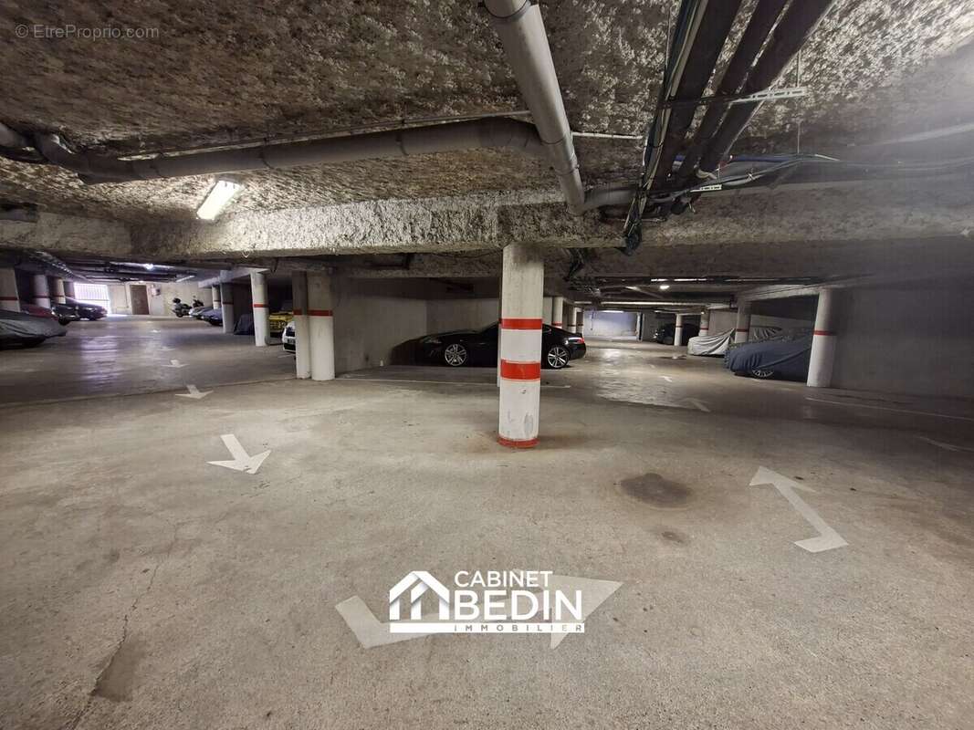 Parking à TALENCE