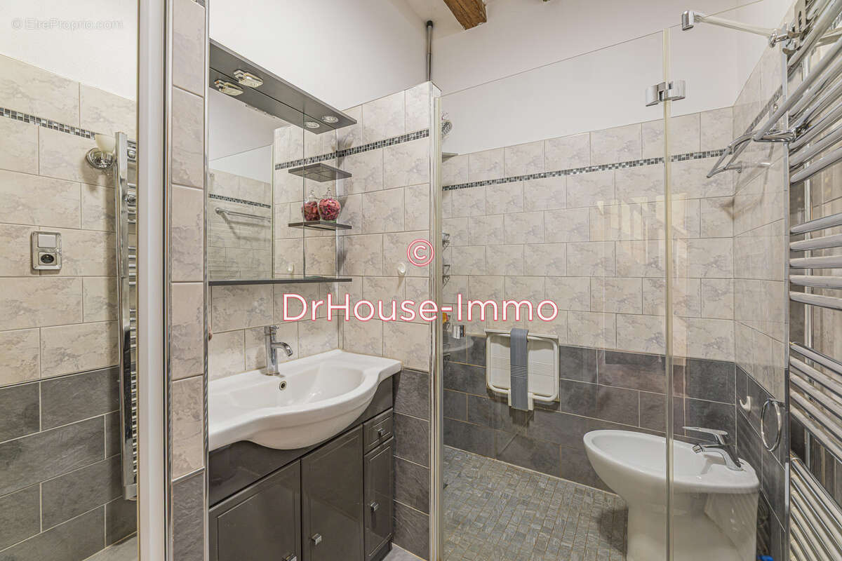 Maison à NEUILLE-LE-LIERRE