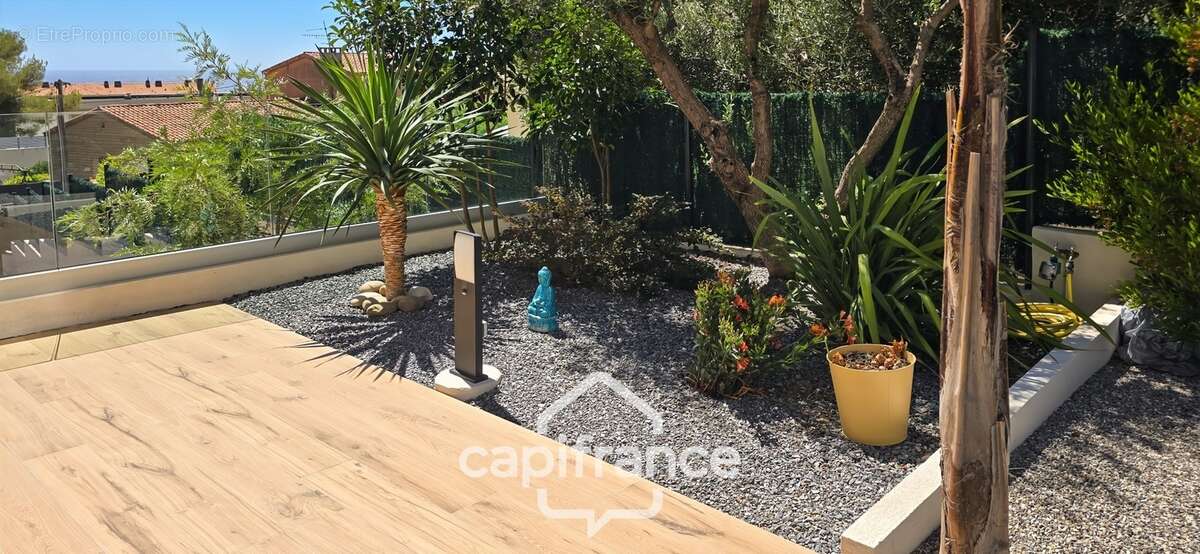 Appartement à vendre 4 pièces BANDOL (83) + 2 parkings + terrasse - photo 7
