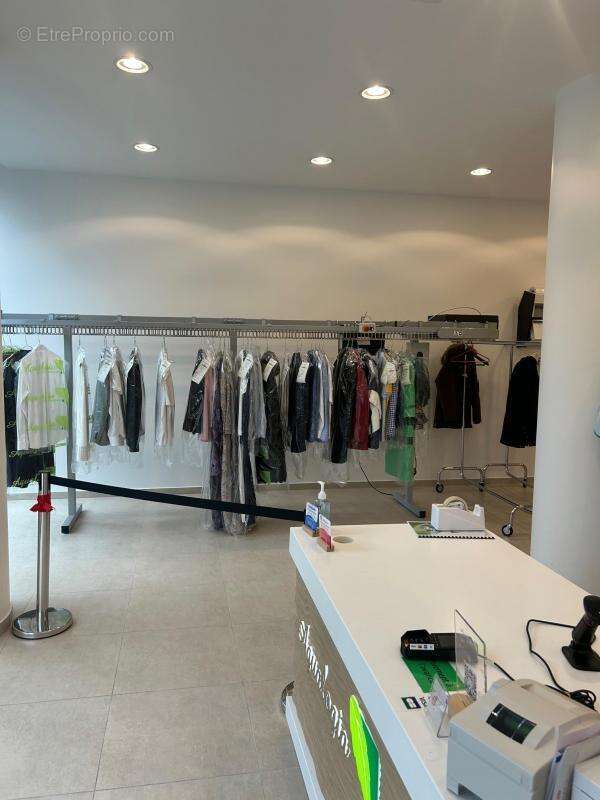 Commerce à NANTERRE