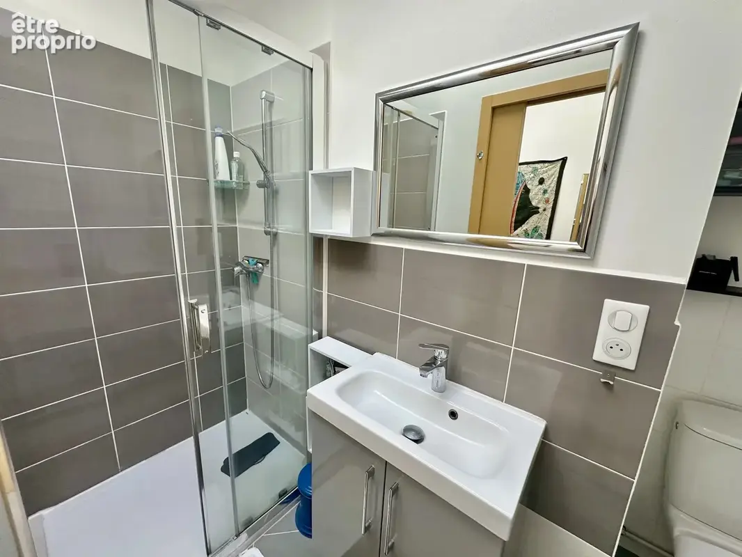 Maison rénovée avec beaucoup de lumière naturelle, à proximité de Mansle - photo 13