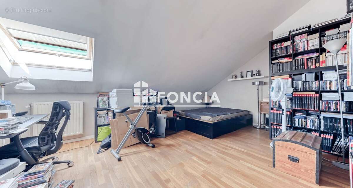 Villeurbanne gratte-ciel – duplex 147m² – dernier étage – terrasse & vue dégagée - photo 11