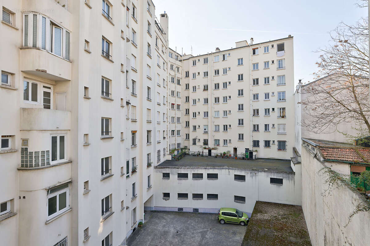 Appartement à PARIS-14E