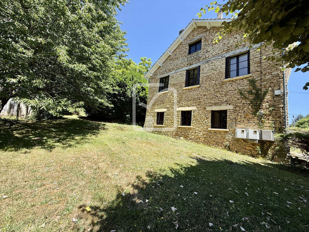 Maison à MARCILLAC-SAINT-QUENTIN