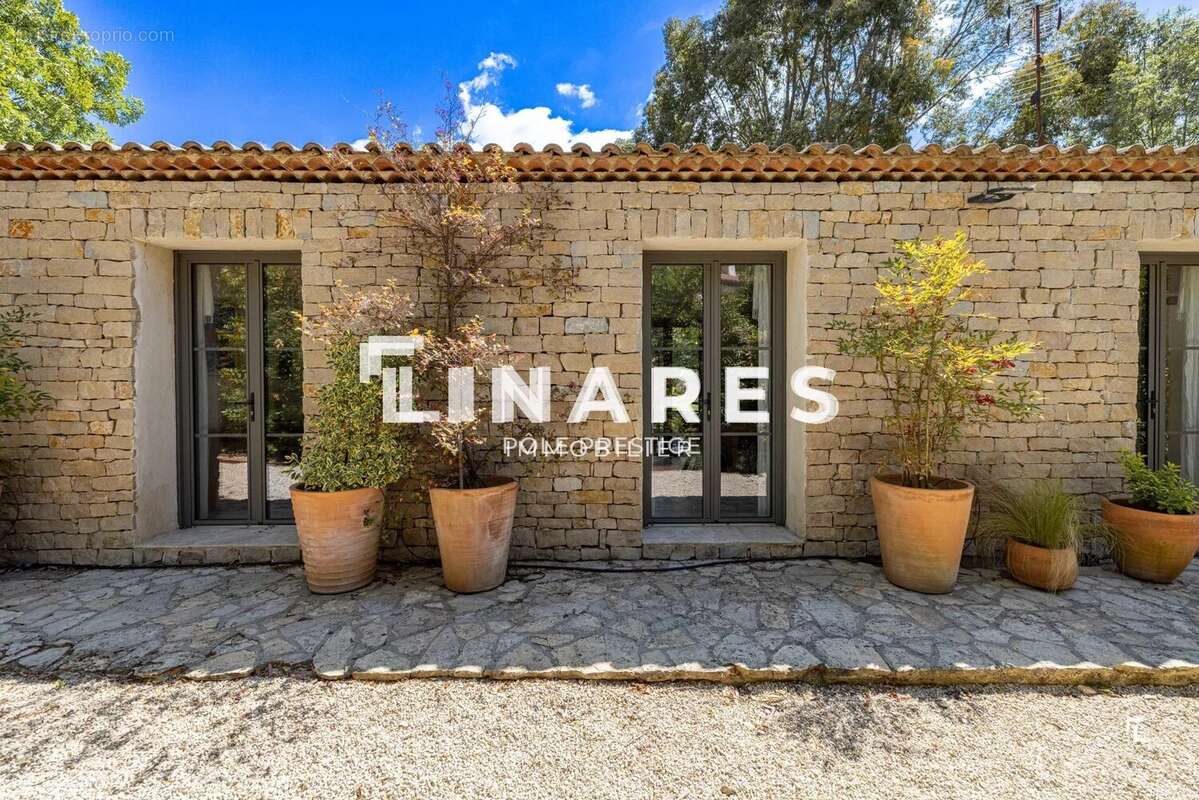 Maison à VAUVENARGUES