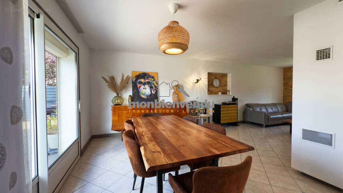 Maison à SANSAC-DE-MARMIESSE