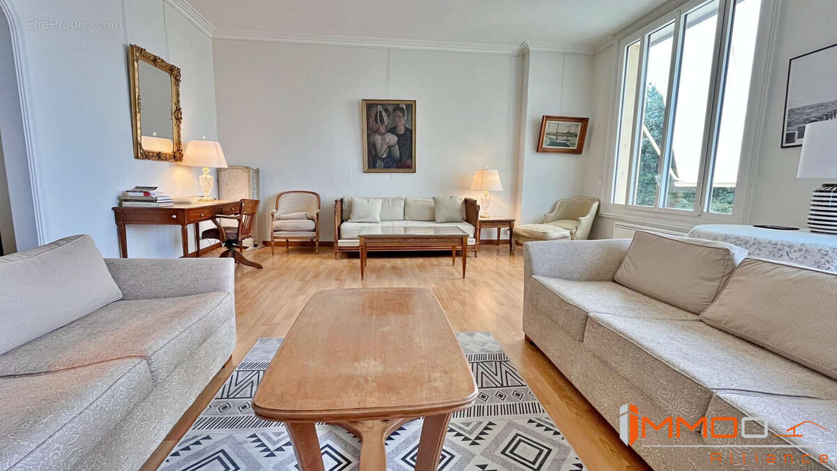 Chambre - Appartement à CANNES