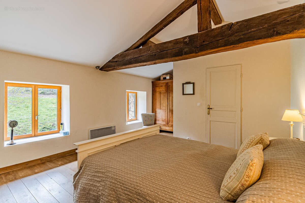 Maison à SAINT-JUST-D'AVRAY