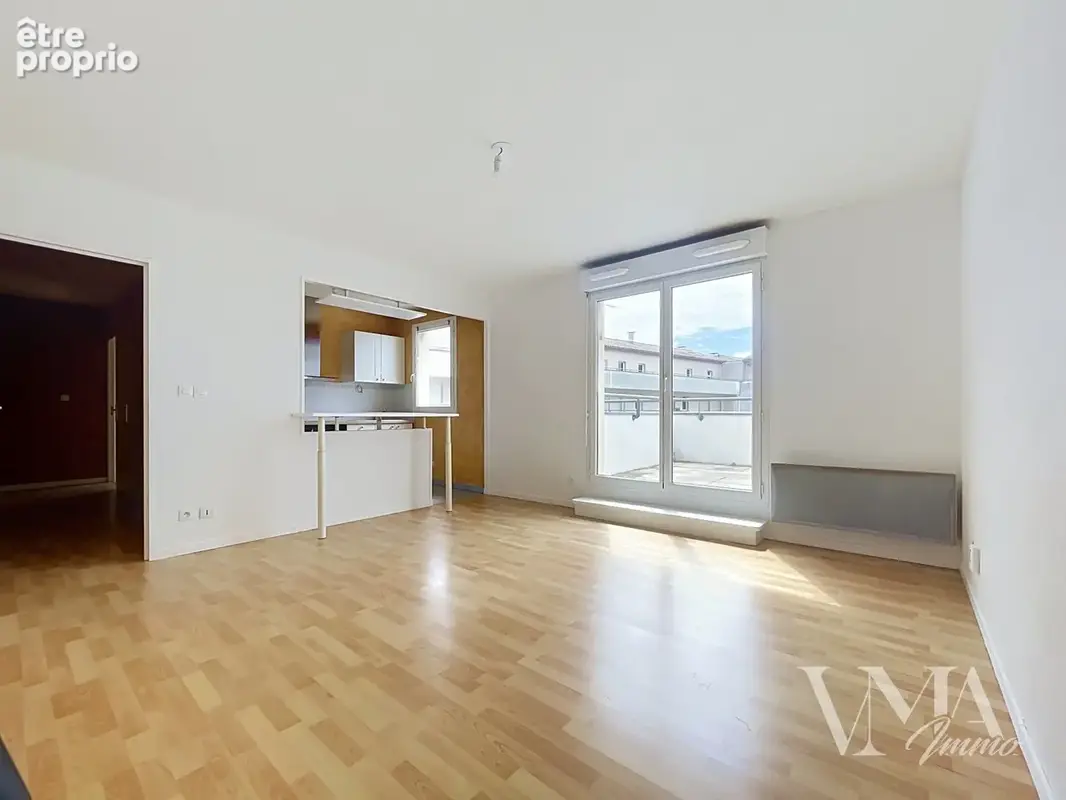 Monplaisir, en dernier étage, appartement 2pièces de 46m2 + terrasse + balcon + garage + cave. - photo 4