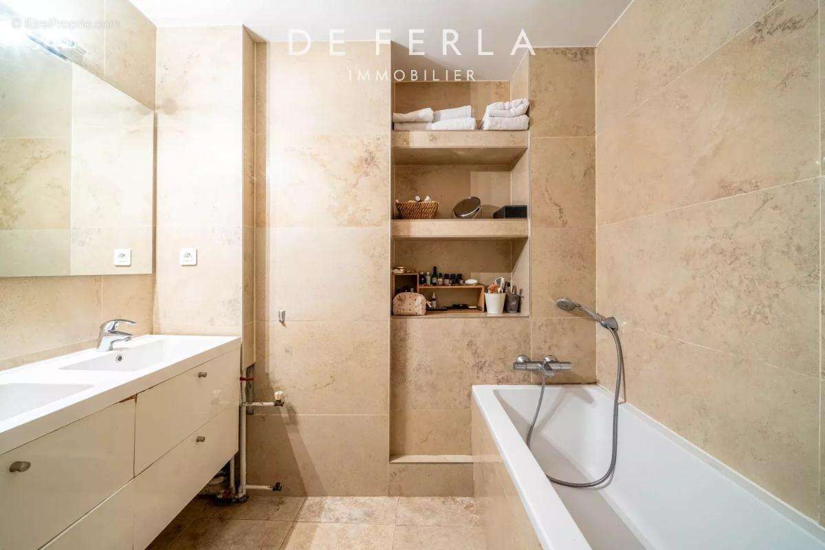 Appartement à PARIS-14E