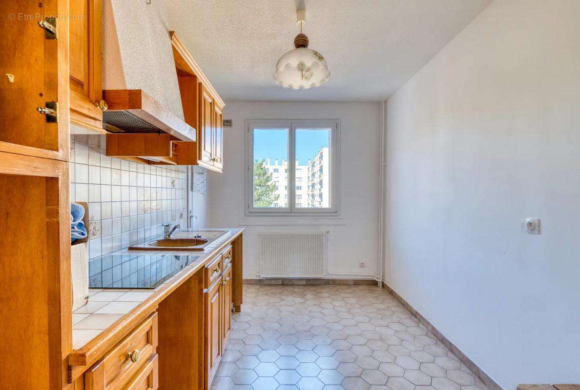 Appartement à SAINTE-FOY-LES-LYON