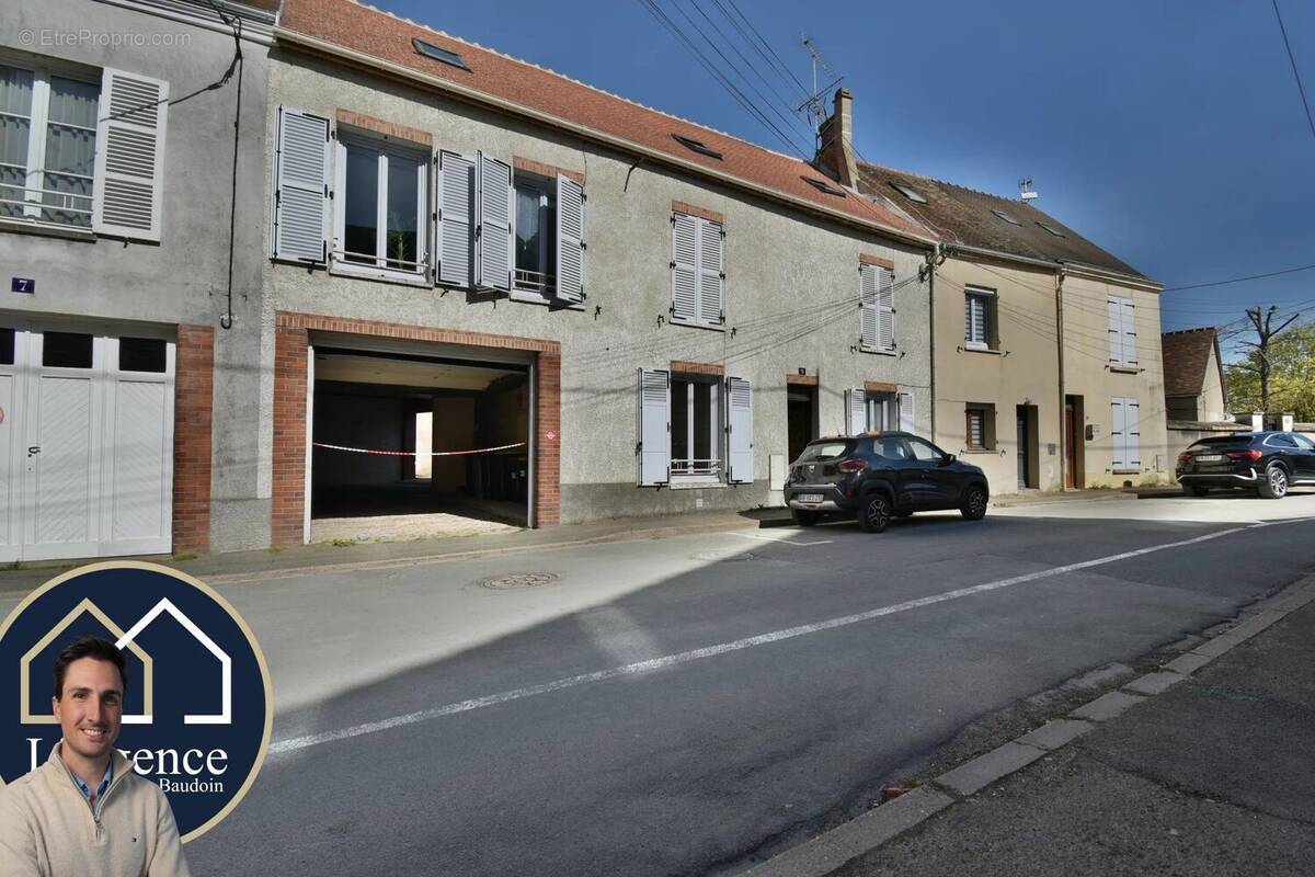Appartement à MONDONVILLE-SAINT-JEAN