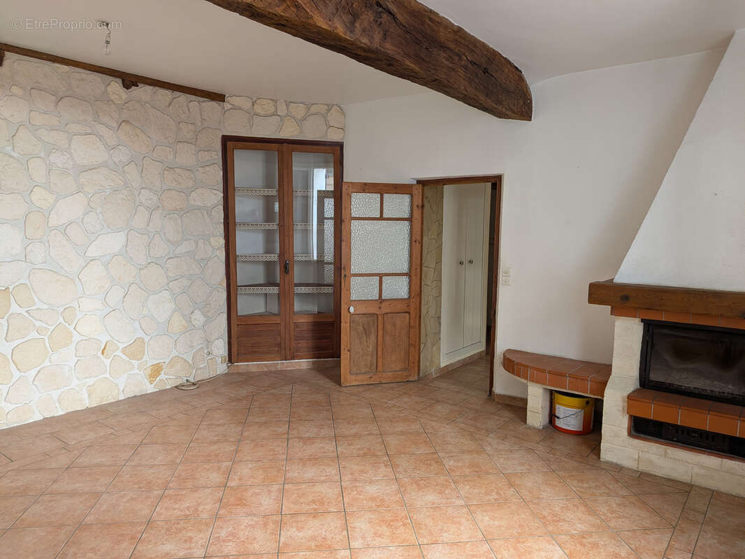 Maison à SOLLIES-TOUCAS