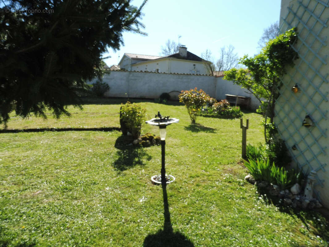 Maison à PONTEYRAUD