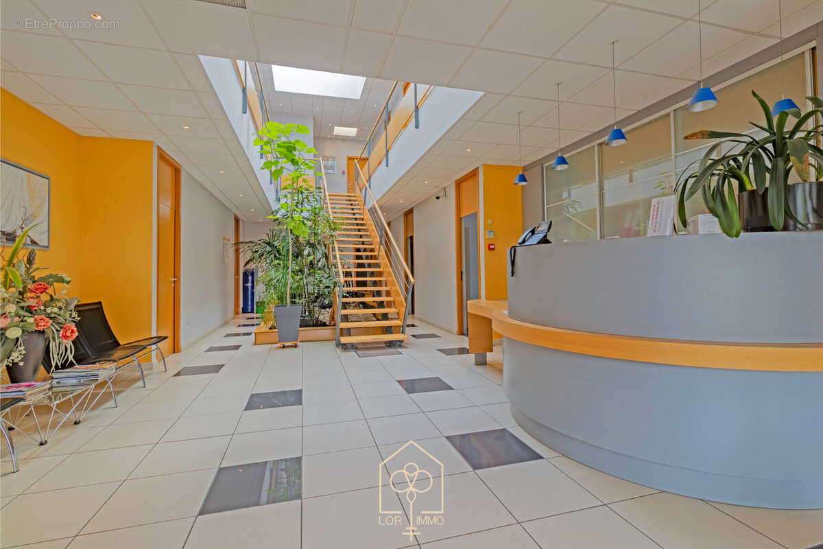 Commerce à CUSTINES