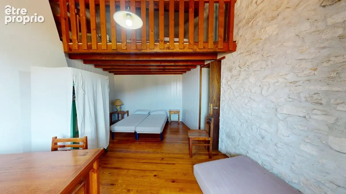 Maison en pierre avec terres non attenantes - photo 10