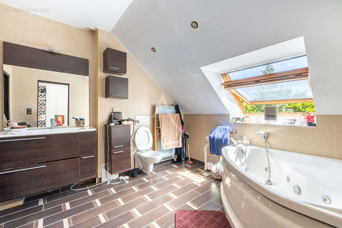 Maison à COURDIMANCHE