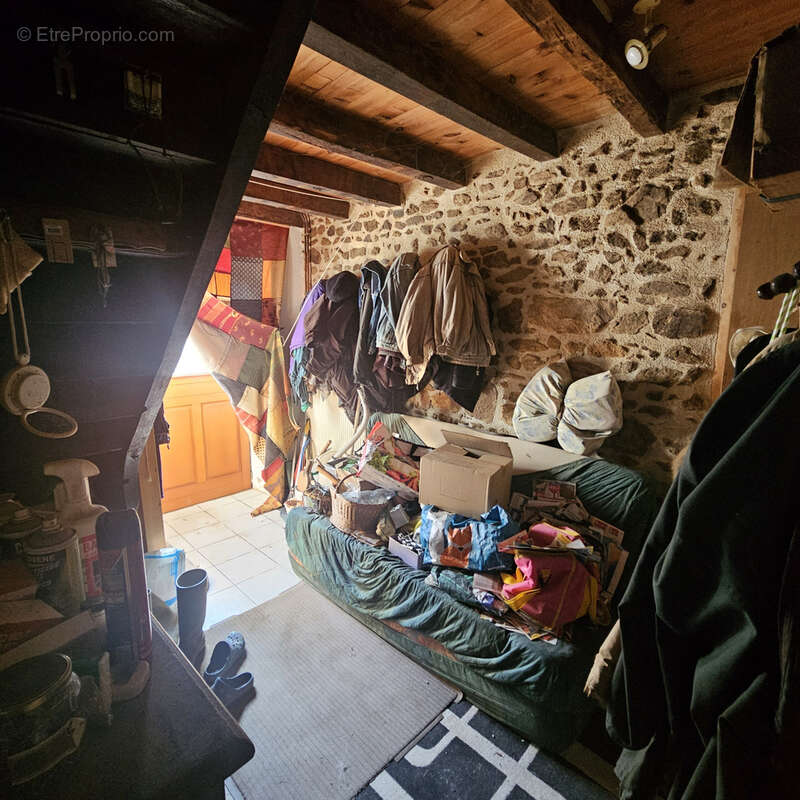 Autre à PIONNAT