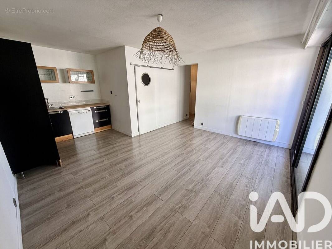 Photo 1 - Appartement à ROQUEFORT-LA-BEDOULE