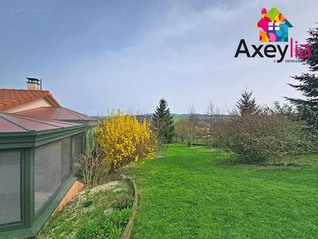 Maison à SAINT-SYMPHORIEN-DE-LAY