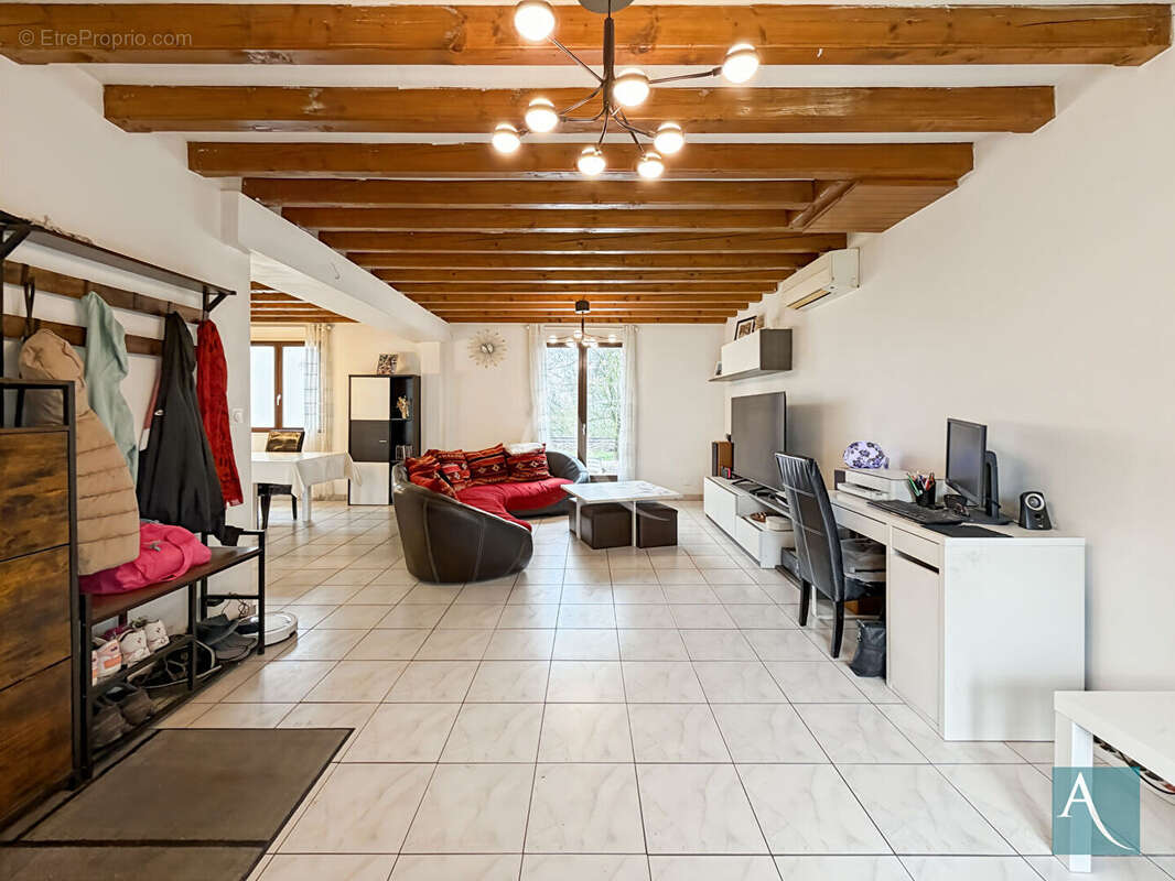 Maison à EGLY
