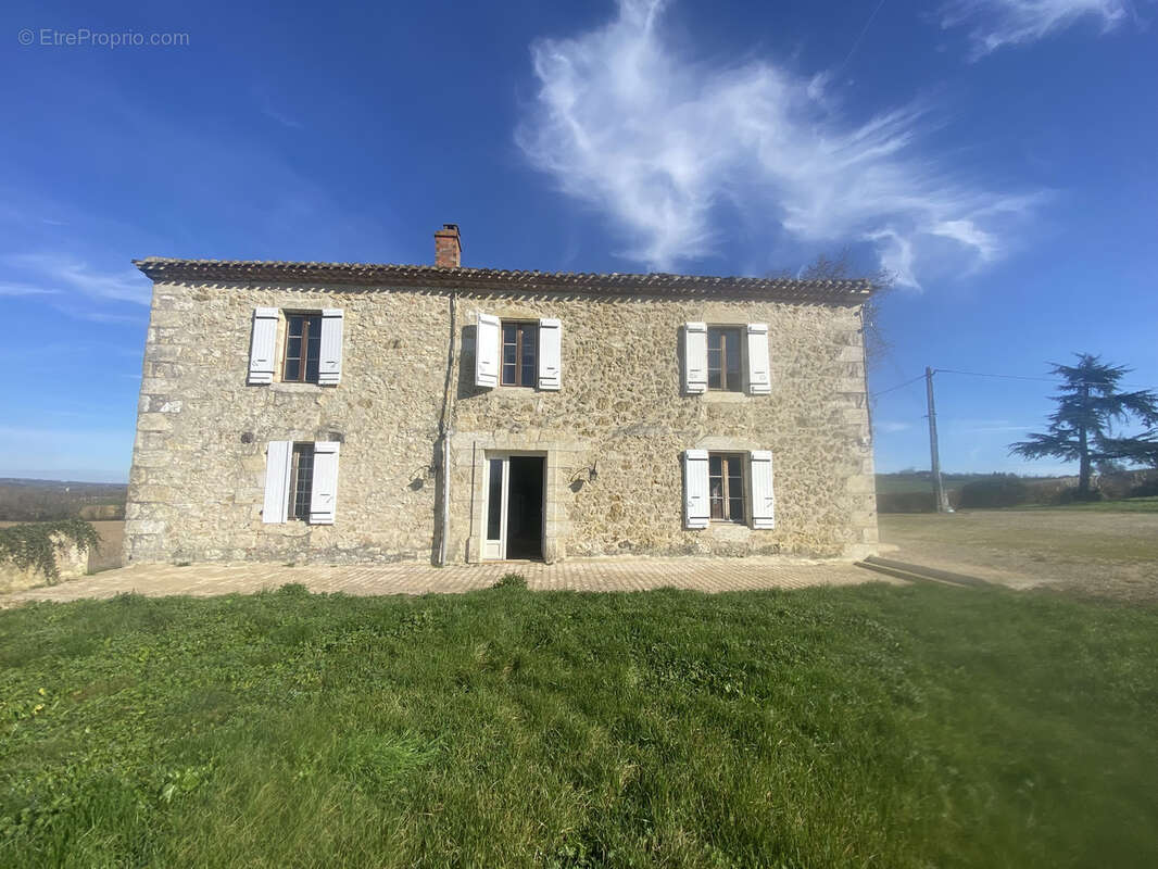 Maison à CASTERA-VERDUZAN