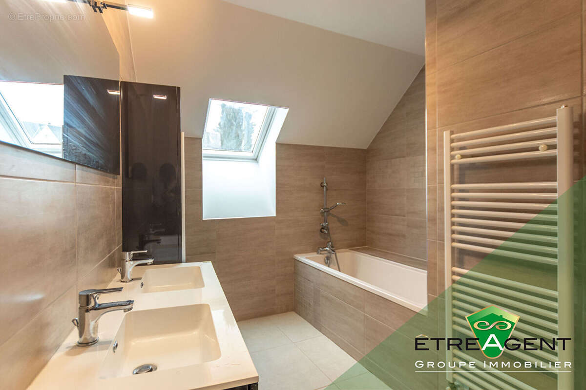 Maison à OINVILLE-SUR-MONTCIENT