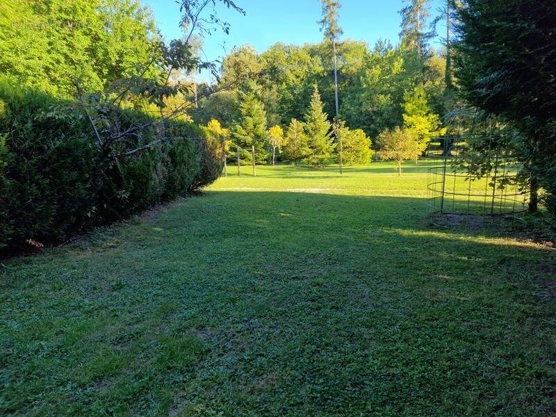 Appartement à CONTREXEVILLE