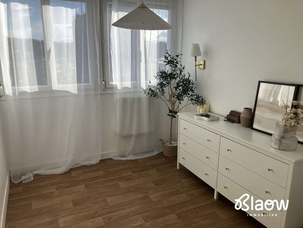 Appartement à MEYZIEU