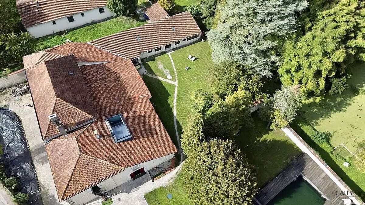 Maison à SAINT-MARTIAL-SUR-NE