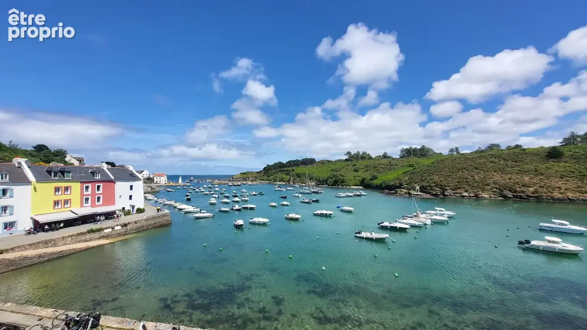 Maison à vendre à Sauzon : Vue imprenable sur le port et son église  Authenticité et charme breton - photo 15