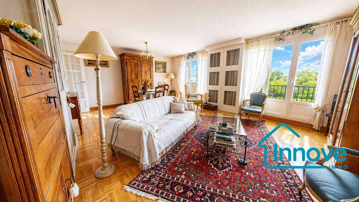 Appartement à VERSAILLES