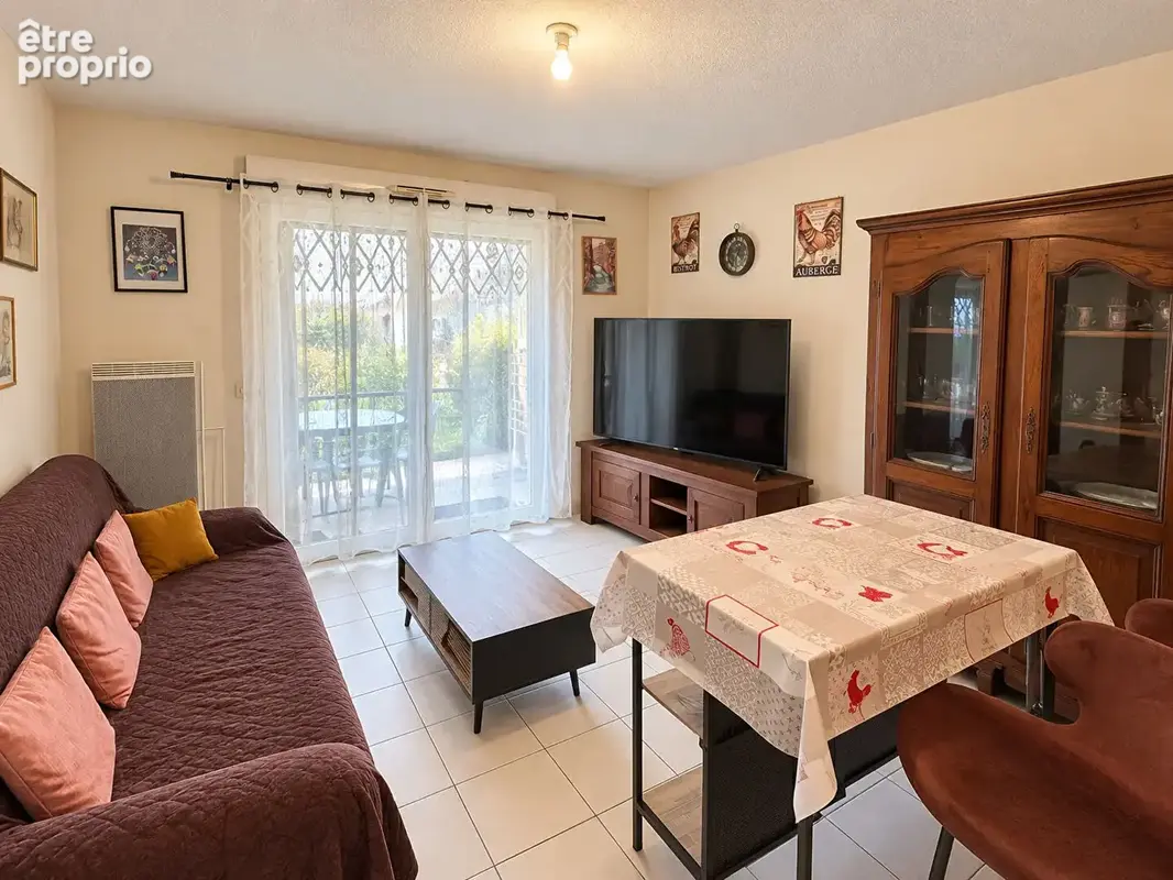 Spécial Investisseurs - T2 vendu loué avec place de parking et balcon - photo 1