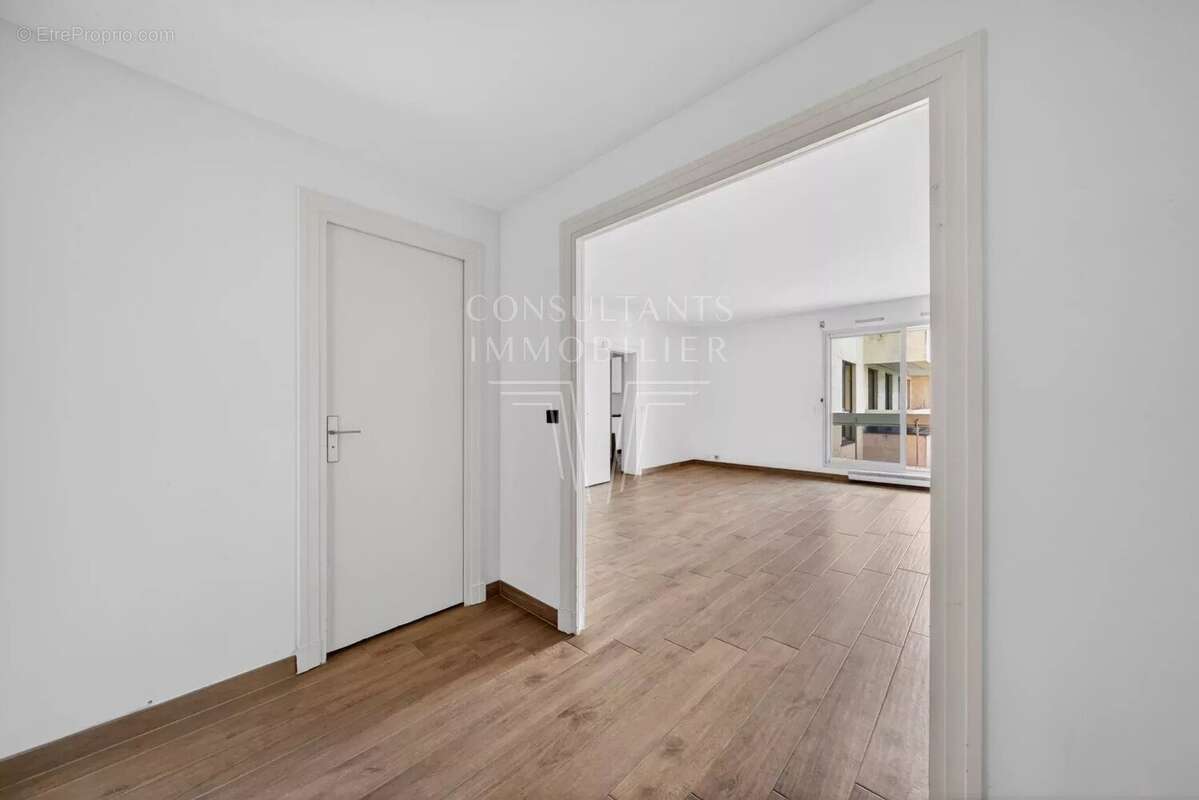 Appartement à PARIS-8E