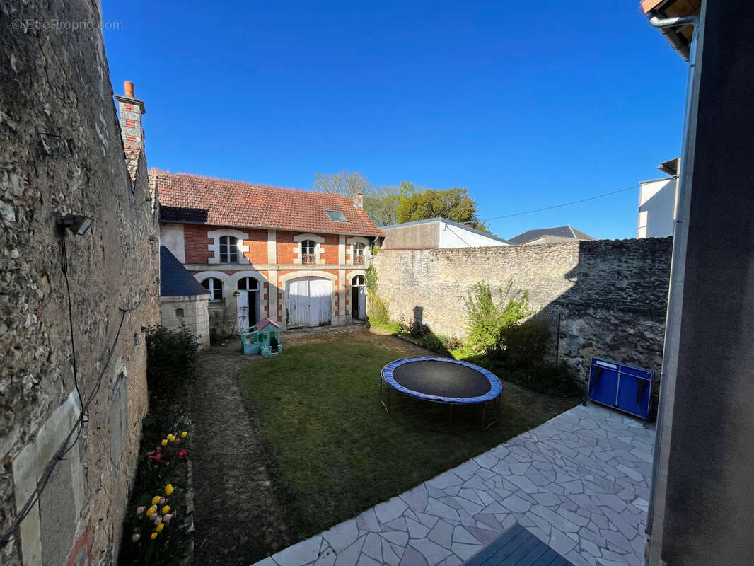 Maison à CEAUX-EN-COUHE