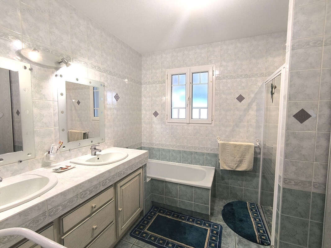 Maison à COMMEQUIERS