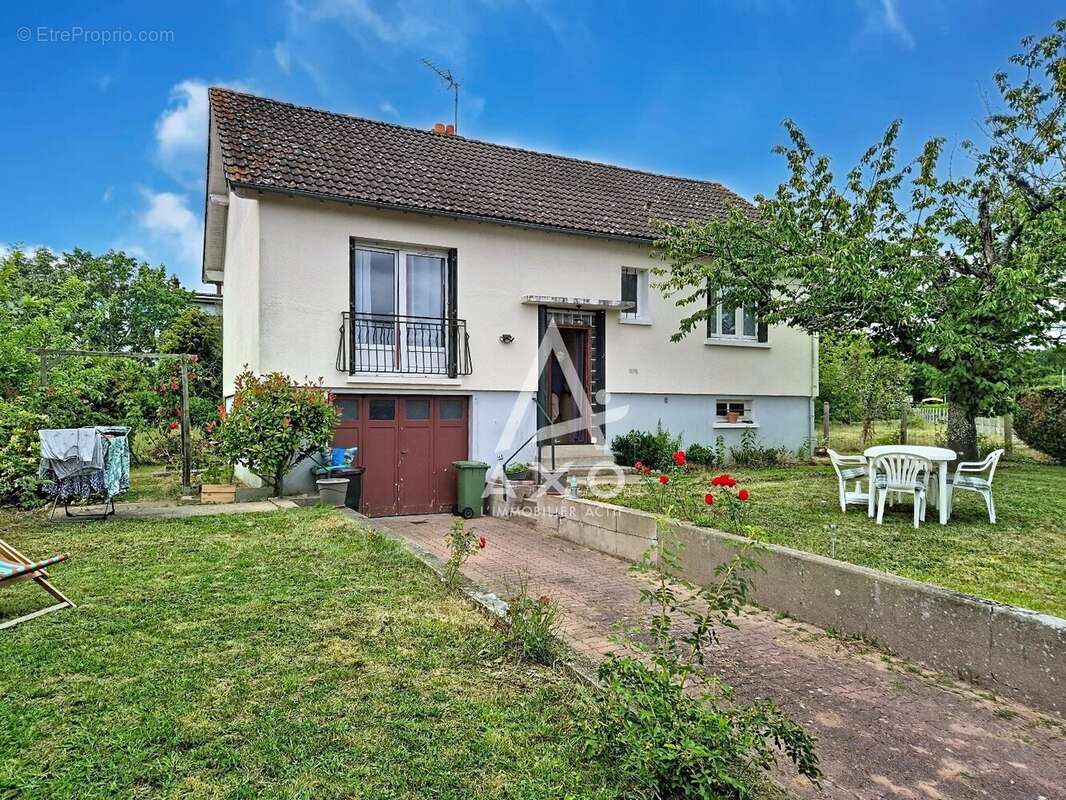 Maison à BLENEAU