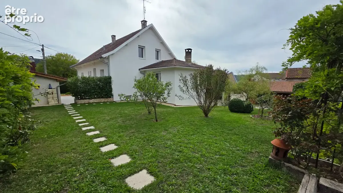 Maison Oyonnax 9 pièce(s) 268 m2 - photo 15