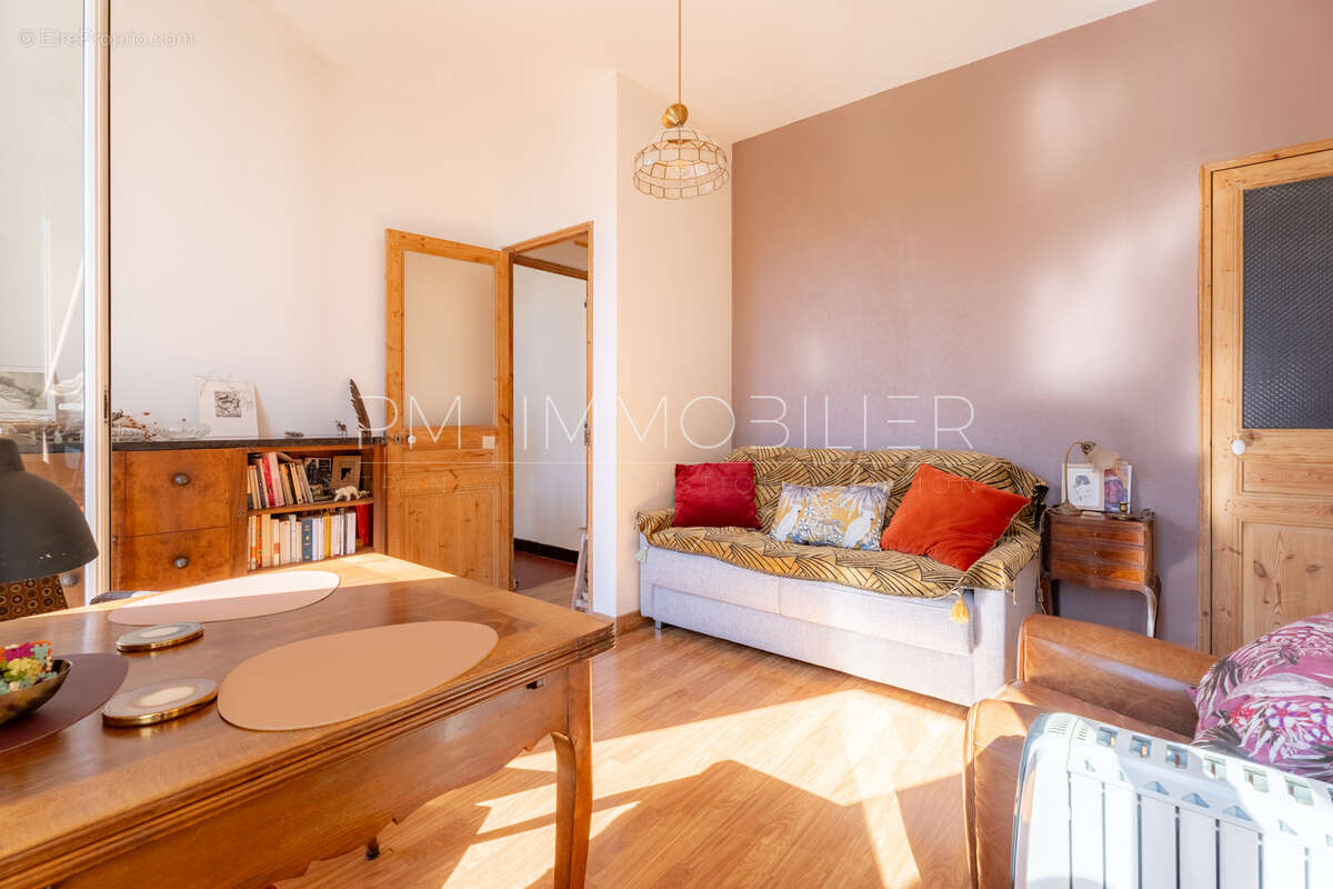 Appartement à MARSEILLE-5E