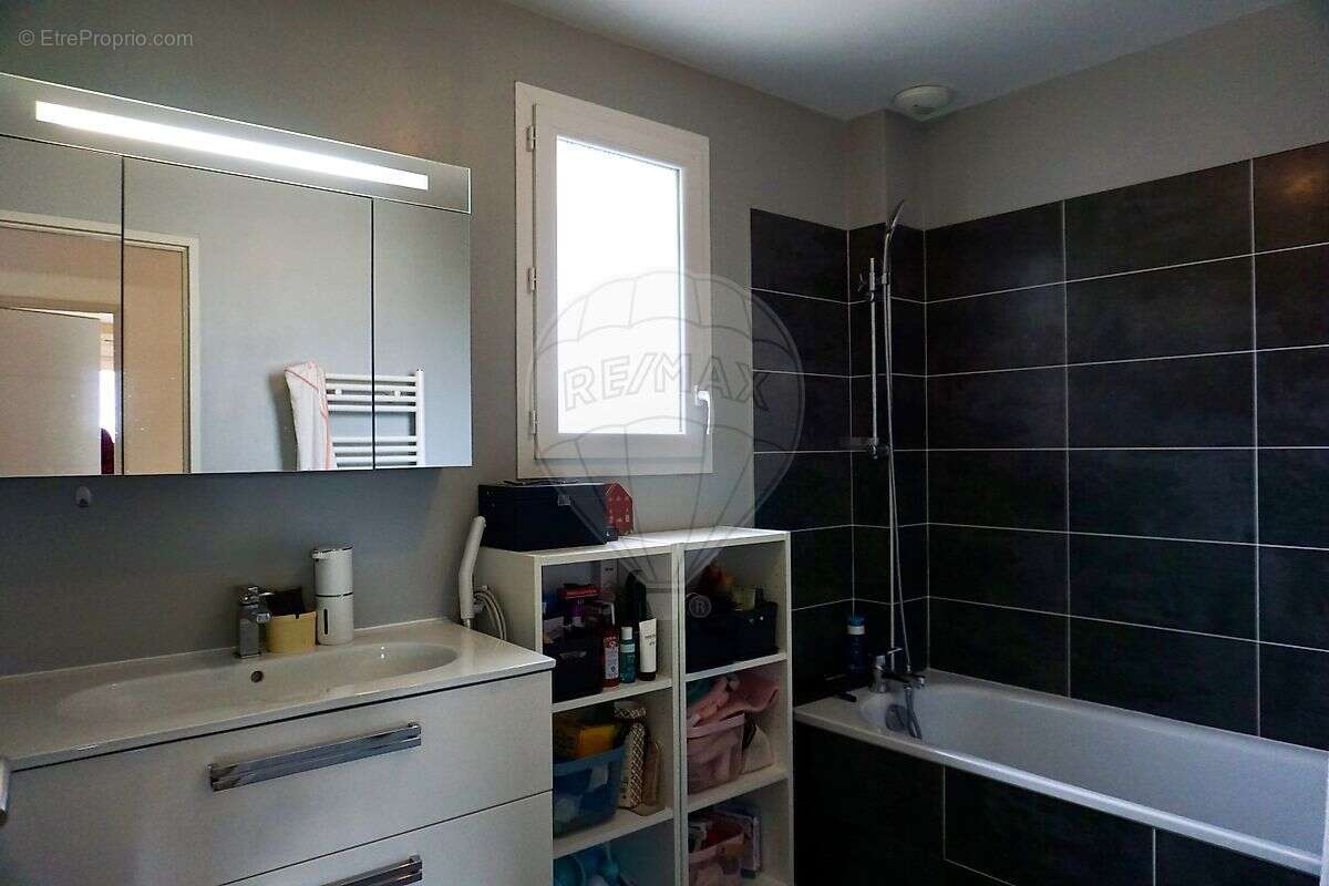 Appartement à ANSE